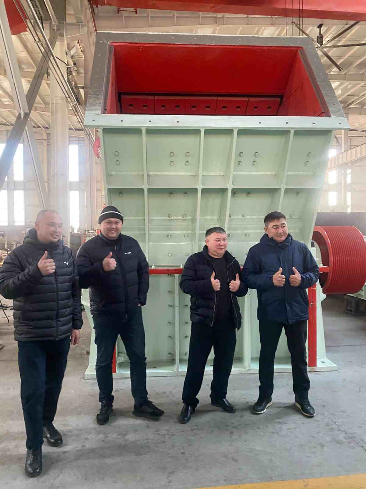 Britador de Impacto WSHT Máquina de Formação de Pedra de Pedra Calcria Resíduos de Construção Impacto Britagem Equipamento